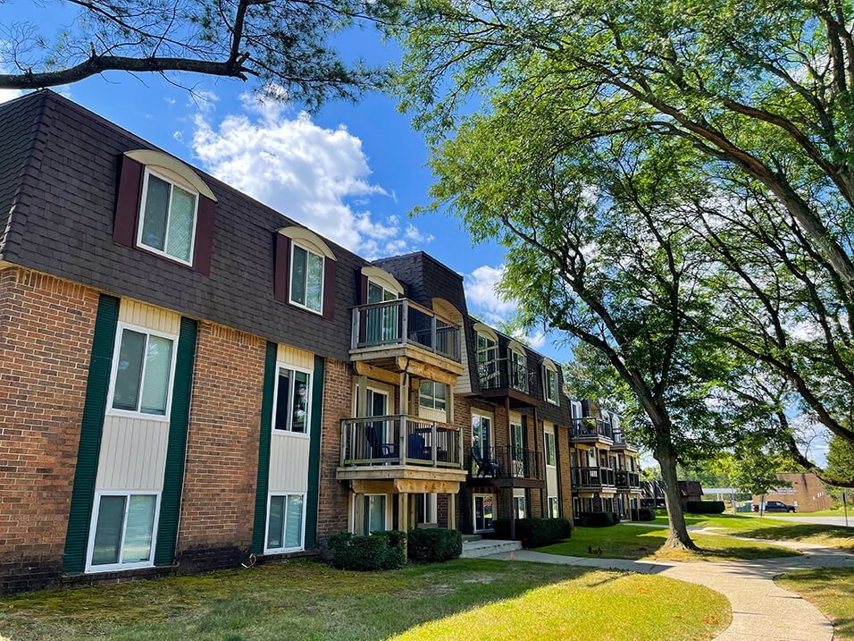 Pine Lake Manor Apartments, 3271 Christopher Ln, Keego Harbor, MI RentCafe
